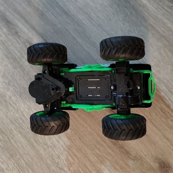 Monster Jam remote control truck - Picture 3 of 4